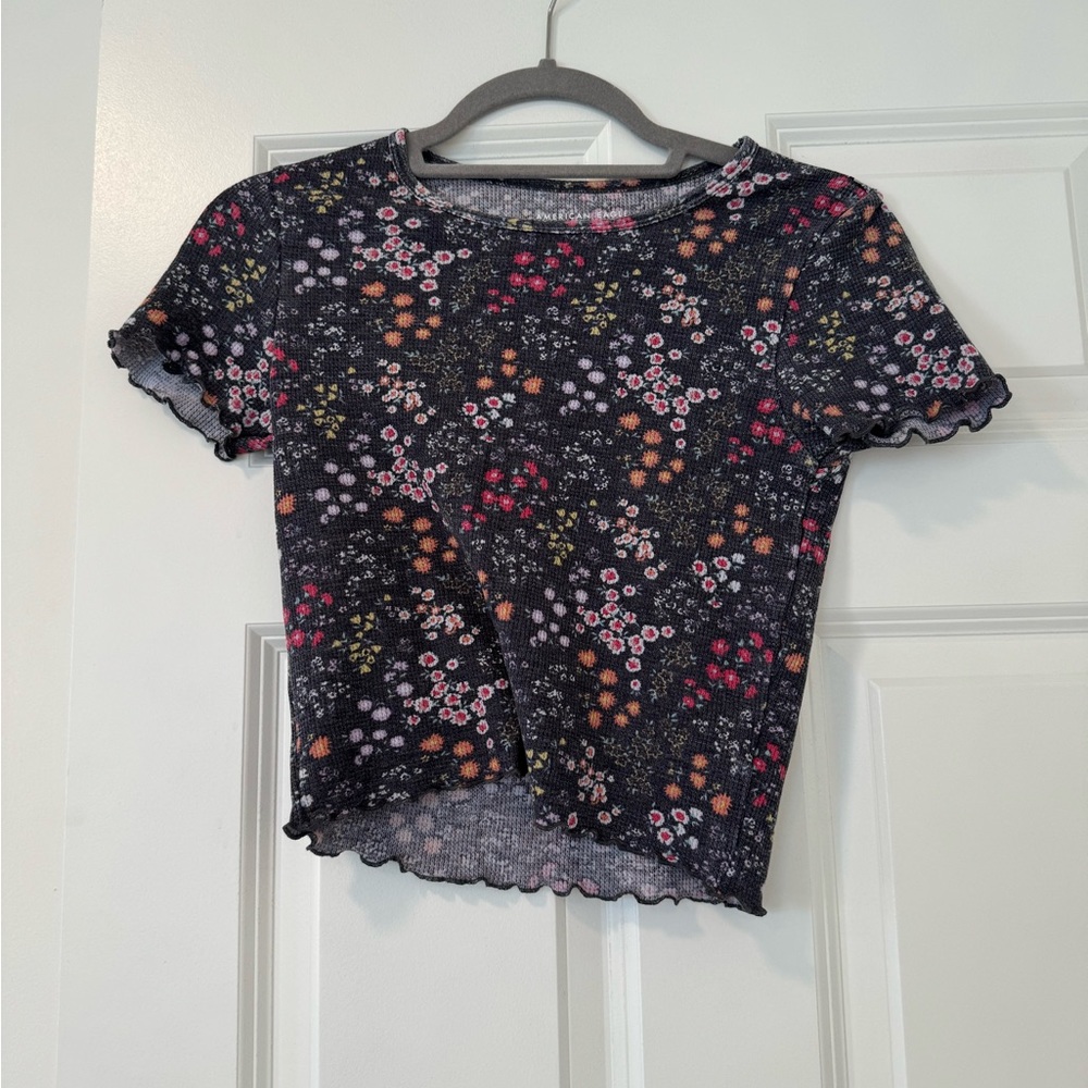 American Eagle Floral Short Sleeve Crop Top - Size Small - Picture 2 of 3